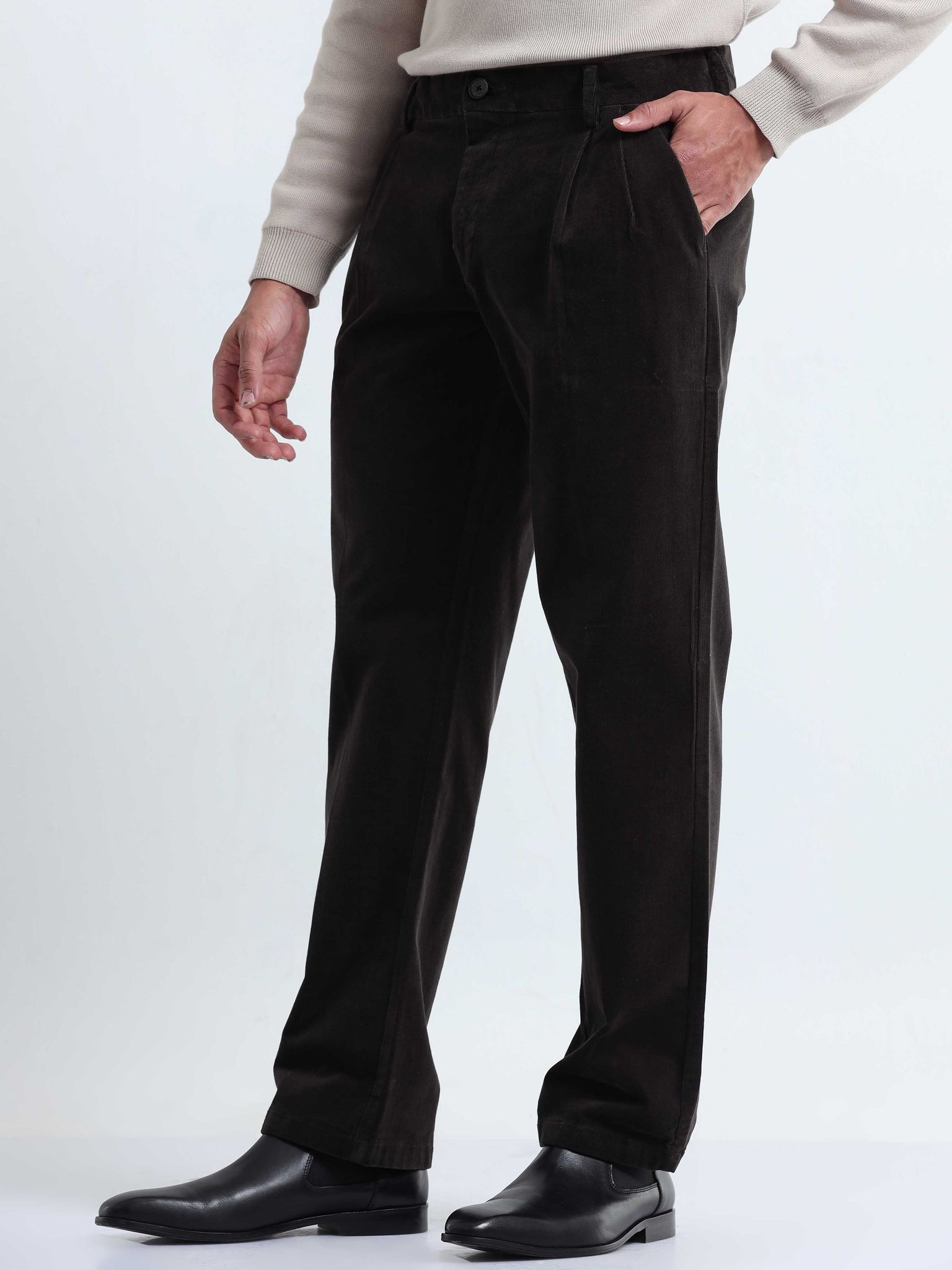 Soft Corduroy Dark Olive Relaxed Pleated Pant