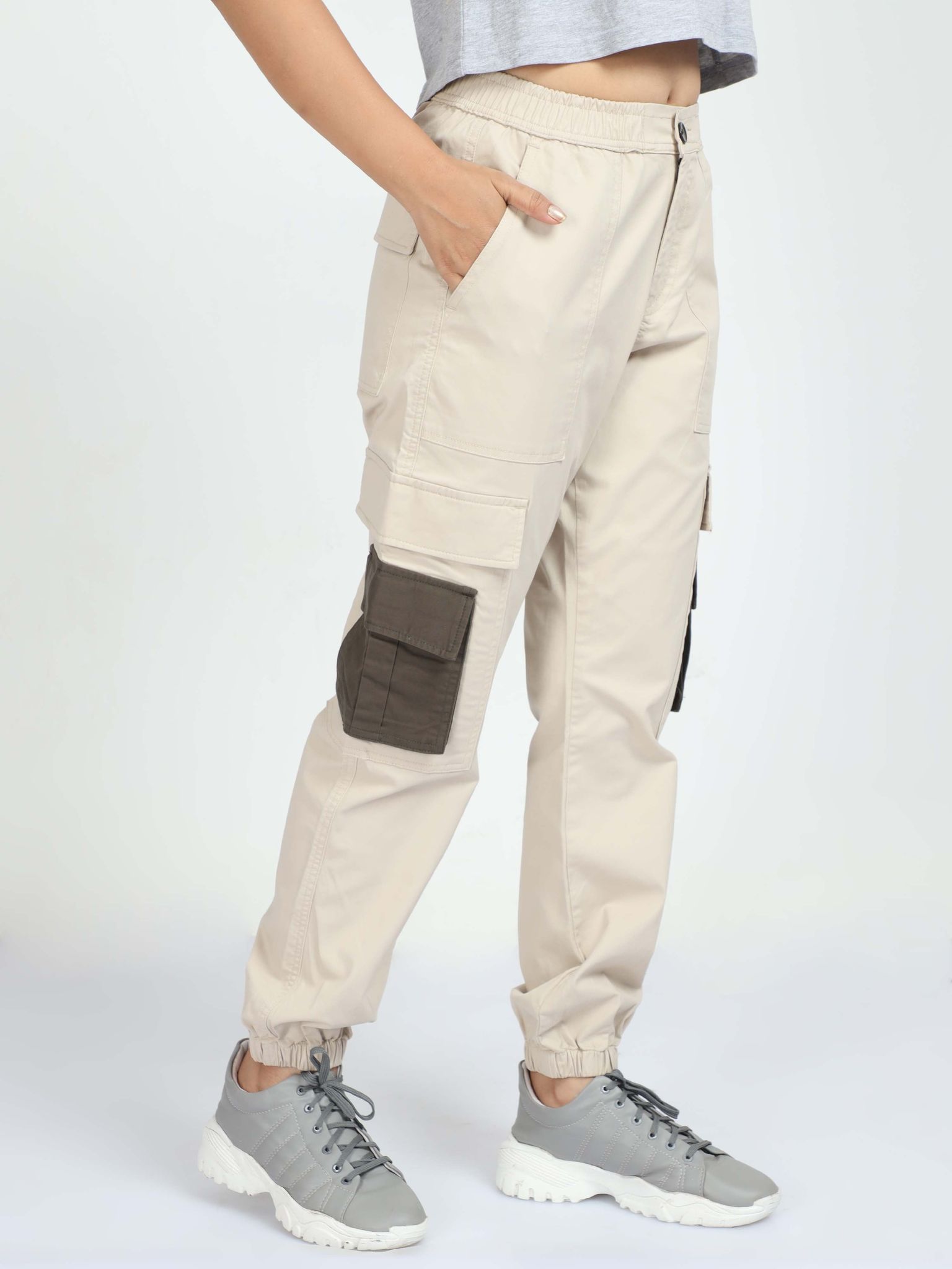 Women Jogger-Cream