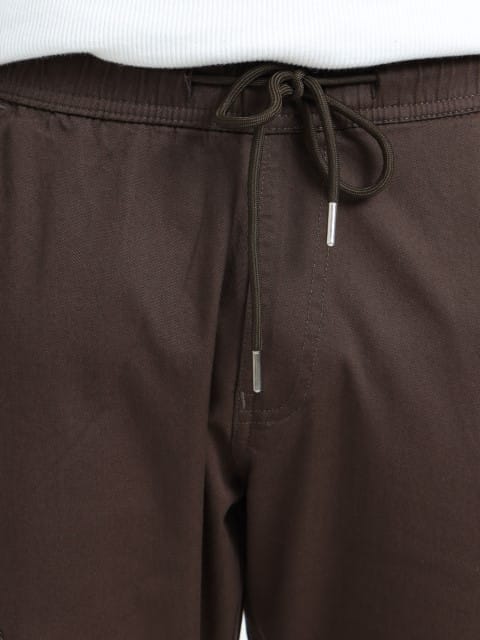 Men Relaxed Fit Cargoes-Brown